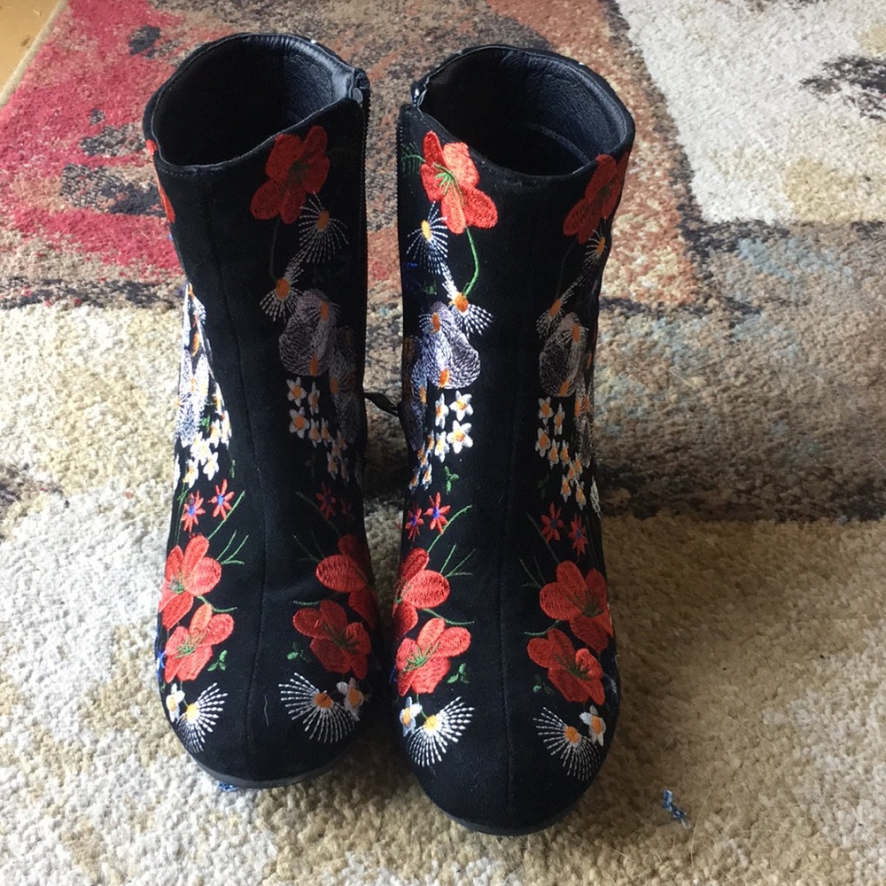 Qupid flower chunky heels